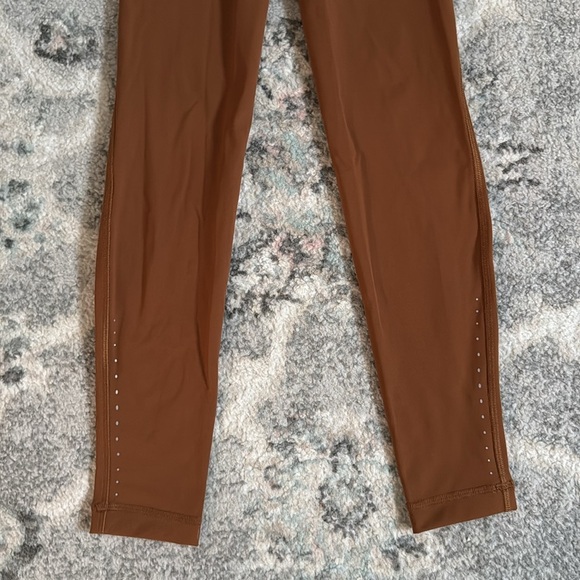 Lululemon Swift Speed High-Rise Tight 28" in Copper Brown - Picture 3 of 9
